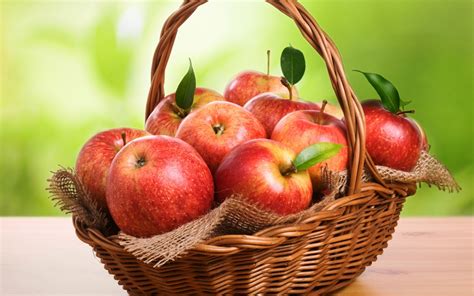 Fresh Red Apples In A Basket Hd Wallpaper
