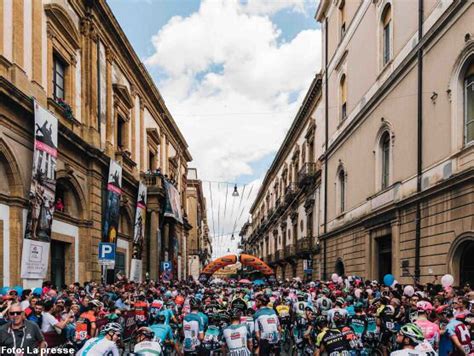 Luigi ganna was the first winner in 1909 but alfredo binda dominated the. Listado oficial de ciclistas inscritos en el Giro de ...