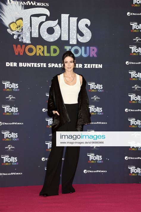Lena Meyer Landrut Beim Photocall Zum Kinofilm Trolls World Tour Im