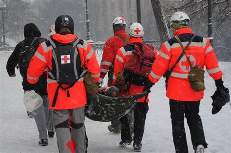 Cruz Roja Continúa Ayudando En La Crisis De Ucrania Ahora