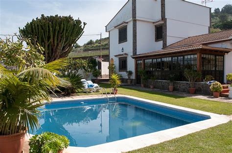 Acogedora vivienda reformada en mundaka. Alquiler casa en Tacoronte, Islas Canarias con piscina privada y acceso a internet - Niumba