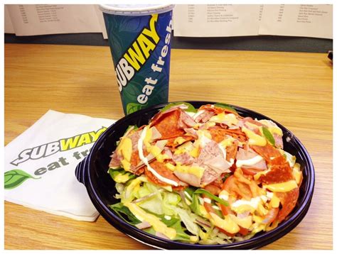 With grilled chicken, romaine lettuce, blue cheese, apples, strawberries and blueberries, this salad is a great example of how fast food really can be. Subway's Italian Trio Salad Review | Low carb salad, Fast ...