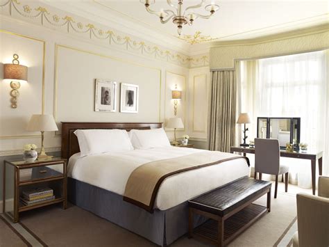 Advice From Claridges How To Make A Bed Like A 5 Hotel London Luxury