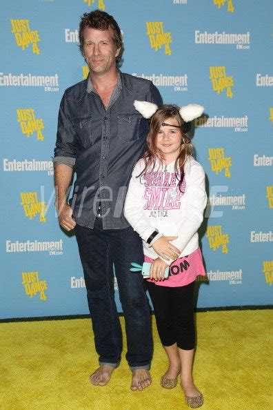 Actor Thomas Jane And Daughter Arrive At Entertainment Weeklys Comic