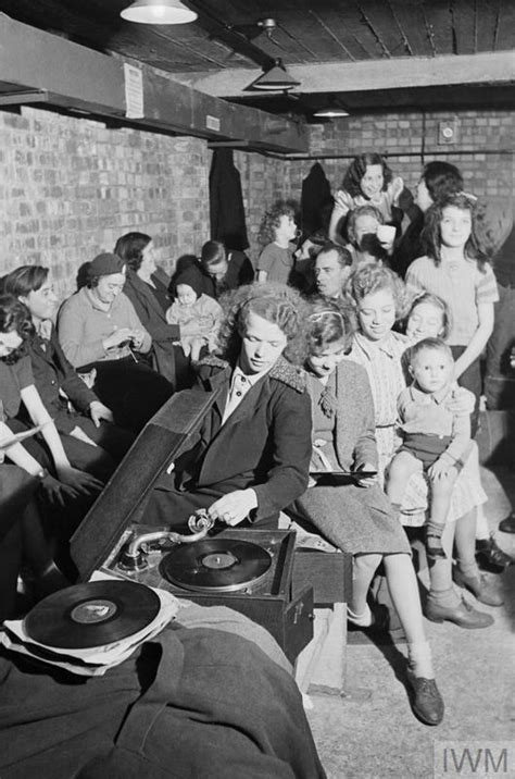 Life In An Air Raid Shelter North London England 1940 D 1631