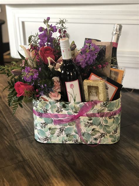 Best budget fragrance & perfumes, jewellery, scented candles. Mother's Day gift- flowers, wine and cheese in 2020 ...