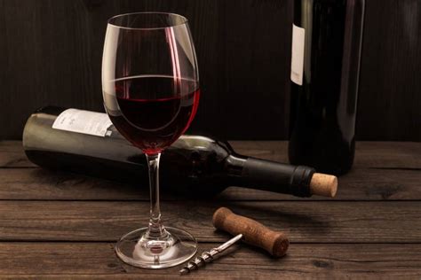 Red Wine Types Benefits Recipes And Side Effects Healthifyme