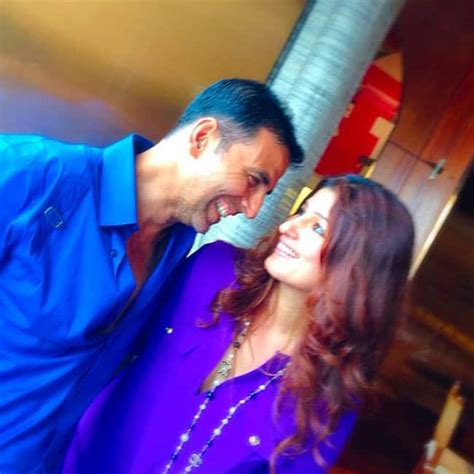 akshay kumar s romantic picture with wife twinkle khanna akshay kumar twinkle khanna