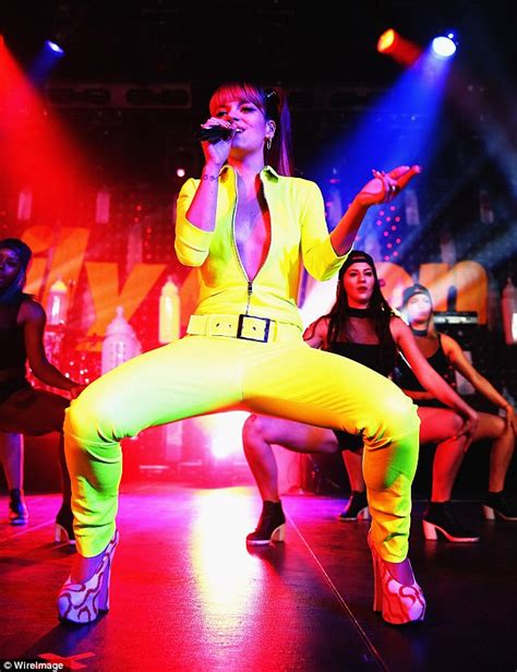 Lily Allen Lights Up The Stage In Skin Tight Sunshine Yellow One Piece