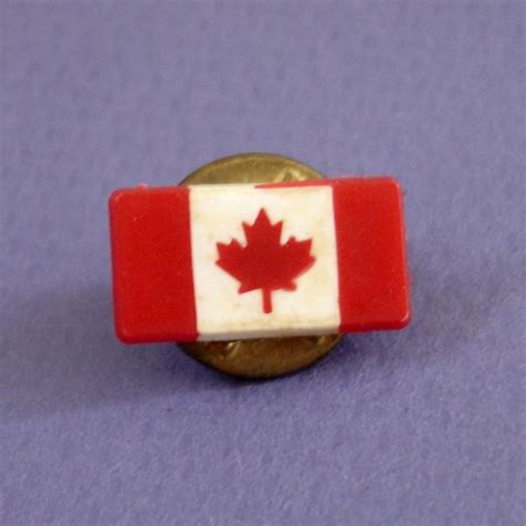 Vintage Canadian Flag Lapel Pin