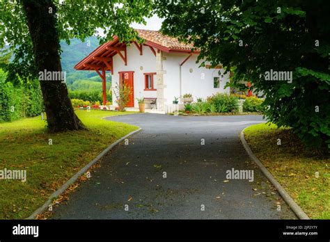 Country House With Access Road Between Trees Stock Photo Alamy
