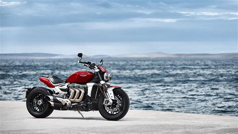 The New Triumph Rocket 3 R The Biggest Engined Motorbike Ever Made