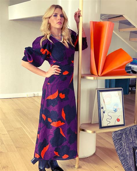Busy Philipps On Instagram “when You Show Up And Your Dress Matches The Decor Perfectly