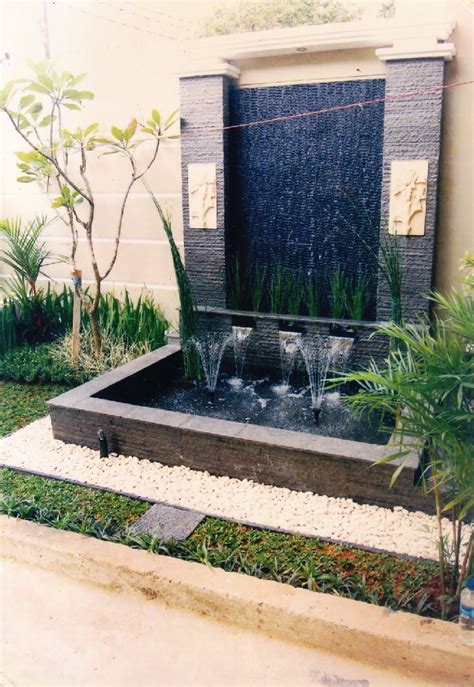Diawali dengan membuat desain tampak depan, maka tampilan rumahmu akan terlihat sangat memukau. Desain Taman hias dengan kolam pancuran ~ Design Rumah