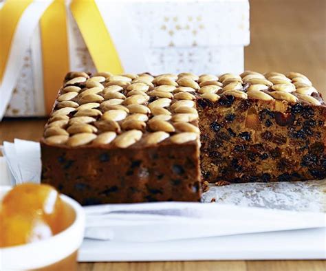 For 12 inch square or round fruit cake and advice on unusual tin shapes, see below. Rich fruit cake | Australian Women's Weekly Food