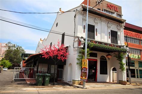 There are good food in melaka but they may not be in obvious places. ah, that's love.fun.life: Nyonya Village @ Jalan ...