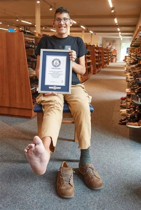 Top 10 People With The Largest Foot Size In The World Top Tens