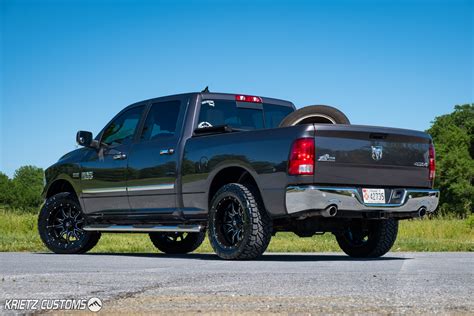 Leveled 2018 Ram 1500 With 20×10 Fuel Vandal Wheels And Rough Country