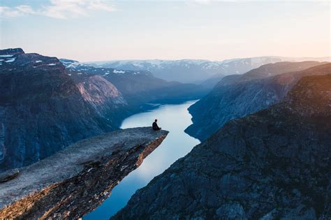 517975 People Sunset Water Sky Mountains Clouds Norway Trolltunga