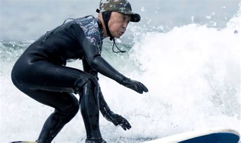 Japanese Surfer 89 Wins Guinness Record For Oldest Male Surfer World News Uk