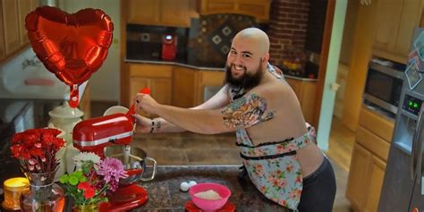 You Have To See This Hilarious Dudeoir Valentines Day Photo Shoot