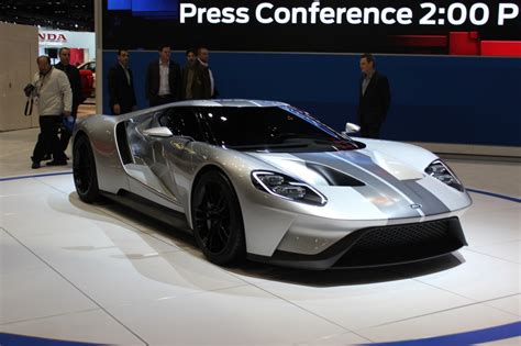 2017 Ford Gt Shows Off Its Curves In Silver At The 2015 Chicago Auto Show