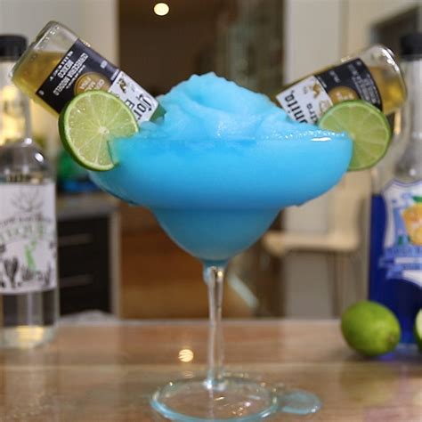 Blue Bulldog Margarita Recipe In 2020 Tipsy Bartender Drinks