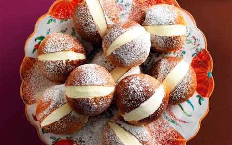 Maritozzi With Mascarpone Cream Recipe In 2022 Desserts Sweet Buns Sweet Pastries