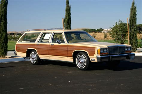 1991 Ford Country Squire Station Wagon
