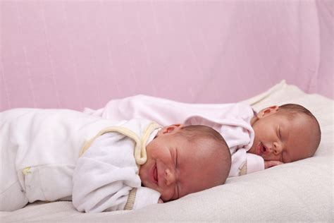 conoce todo sobre el embarazo de gemelos y mellizos salud180