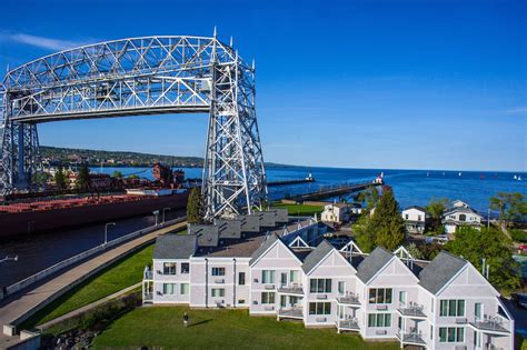 The hillside cam overlooks the duluth superior harbor from the hillside of duluth. Duluth waterfront hotel in Duluth MN Canal Park offers ...