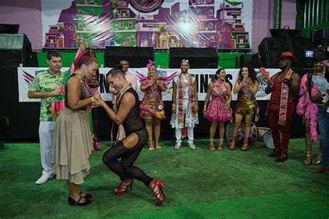 Carnaval 2023 Com Festa Na Quadra Gato De Salto Recebe Faixa De Muso