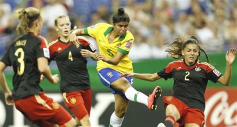 O futebol feminino, assim como o masculino e o softbol, . Seleção brasileira apanha de novo da Alemanha, agora no ...