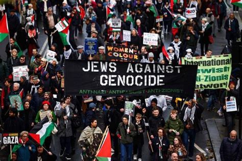 Arabs Jews Lead Thousands Of Protesters In London Calling For An