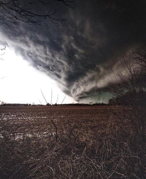 Damaging Storms Slam Midwest Southern Us Leaving Over 70000 Without