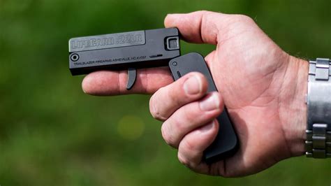 This pocket size toolkit is as thin as a credit card so it can easily fit in your wallet. The world's smallest gun is the size of a credit card and ...