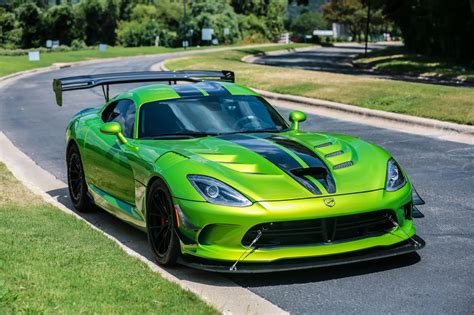 Youll Need Deep Pockets For This Angry Looking 2017 Dodge Viper Gtc