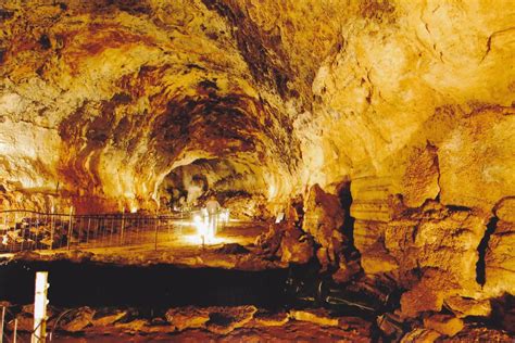 Idahos Mammoth Cave Things To Do In South Central Idaho