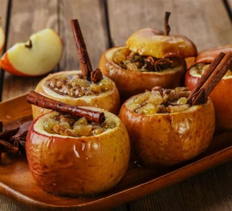 Oct 20, 2009 · chop apples and combine with 1/2 tablespoon cinnamon, salt, nutmeg and brown sugar in a small baking dish. The World's Best Baked Honeycrisp Apples - Worthing Court