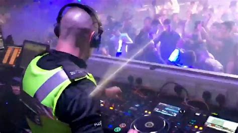 police take over dj booth and blast out sound of da police in nightclub metro news