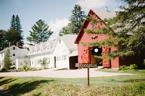 Check out the best wedding barn venues across the south. A Barn Wedding In New Hampshire - Rustic Wedding Chic