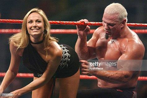 Keibler And Wwe Photos Et Images De Collection Getty Images