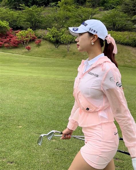 ユ・ヒョンジュ、華やかな美しさ＋見事なフィジカル…ゴルフウエアのモデルのように chosun online 朝鮮日報