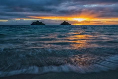 Sunrise Over Lanikai Beach Oahu Photograph By Robert Postma Fine Art