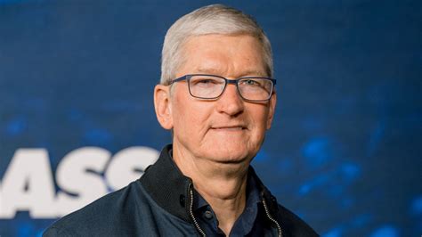 Apple Ceo Tim Cooks Annual Pay In 2022 63 Million