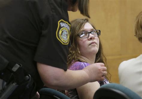 Two Girls In Slender Man Stabbing Had Shared Delusion Expert Testifies