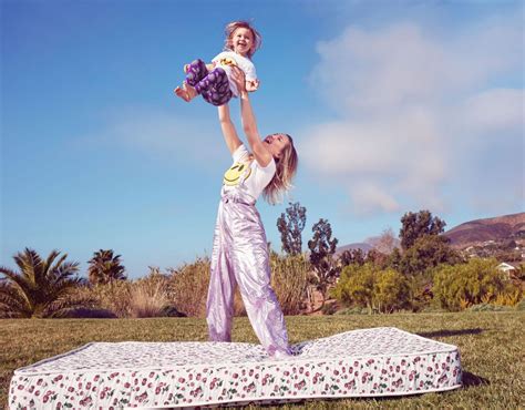 Kate garry hudson (born april 19, 1979) is an american actress, author, and fashion entrepreneur. Kate Hudson - InStyle Magazine US March 2021 Photos ...