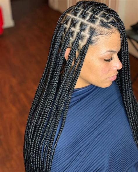 long knotless box braids with beads