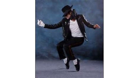 Remembering The King Of Pop 7 Iconic Dance Moves By Michael Jackson