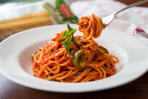 Easy Spaghetti Recipe In Creamy Tomato Sauce Vegetarian And Kid